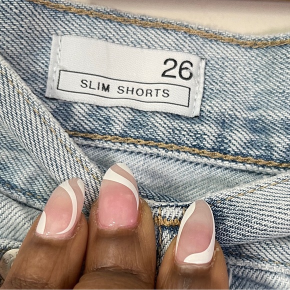 GAP Womens Jean Shorts Size 26 Blue Slim Short Distressed Light Wash Denim - Picture 3 of 10